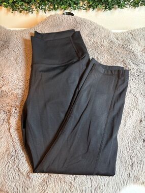 Zyia Active Black Capri Leggings Size 8/10